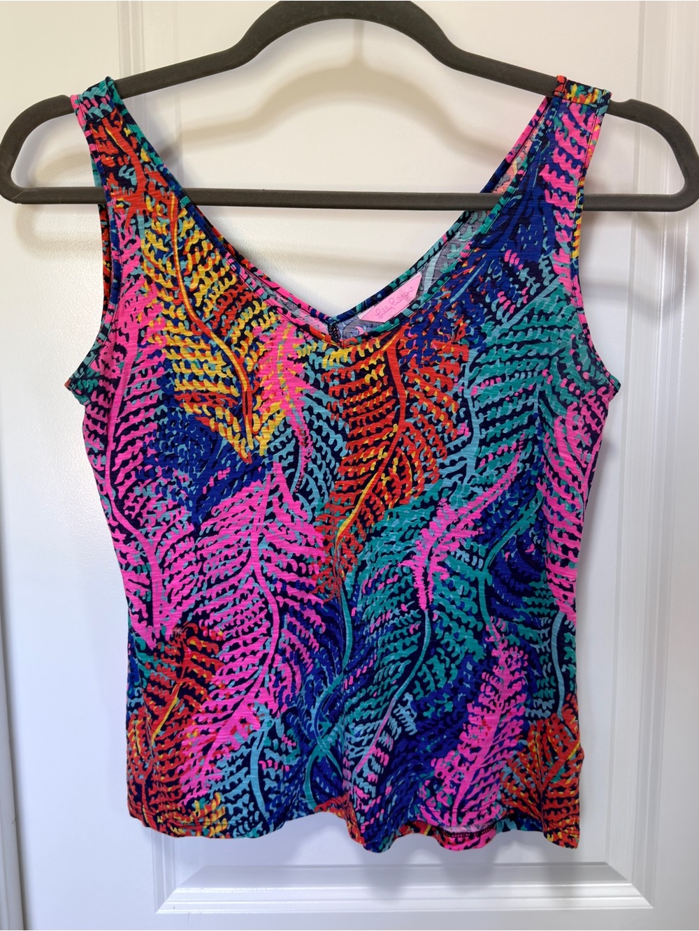 Lilly Pulitzer Coral Reef Tank Medium